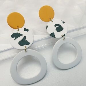 1pair Color Blend Dangle Earrings, Round Shaped White & Yellow Animal Print